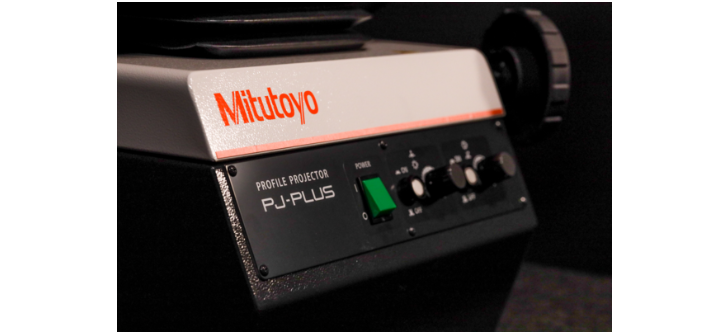 PJ-PLUS SERIE 302 — Serie Premium para banco de trabajo Comparadores Ópticos MITUTOYO